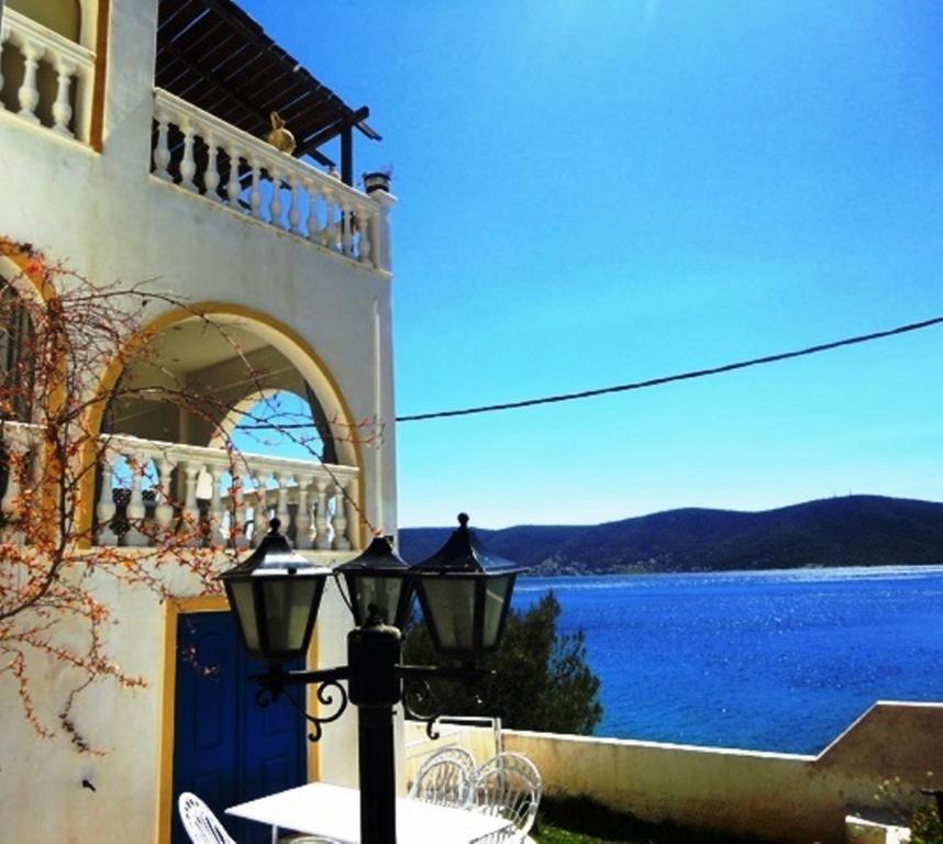 Wavedance Accommodation Salamís Exterior foto